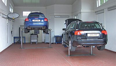 Ein Blick in die Werkstatt des Autopark Simon Werkstatt